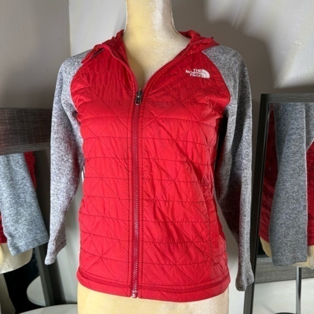 North face jacket boys m fits petite woman size s/m